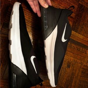 Nike Men's Black and White Slip-On Sneakers